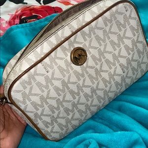 Michael Kors Cross body